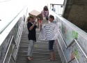 Eva Ursprung (Graz) & Bernadette Moser (Graz) / Sanja Zdrnja (Srb) – täglich 16:00 – 16:30 Tonleitern unter der Hauptbrücke und “Wirf deine Kunst weg!