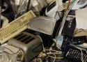 Shopping for E-Waste at Bright Sparks, London. Foto: Helen Varley Jamieson