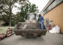 Dilomprizulike sammelt Schrott beim Saubermacher. Foto: Philipp Holzschuster