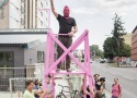 Niki Passath (AT) & Francis Willm (FR) - Pink Trojan Horse - Parade. Foto: Peter Brandstätter