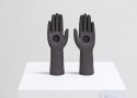 Marina Stiegler, "Hände", Ton gebrannt, 32,5x11,5x8 cm 2020 Foto: Alexandra Gschiel
